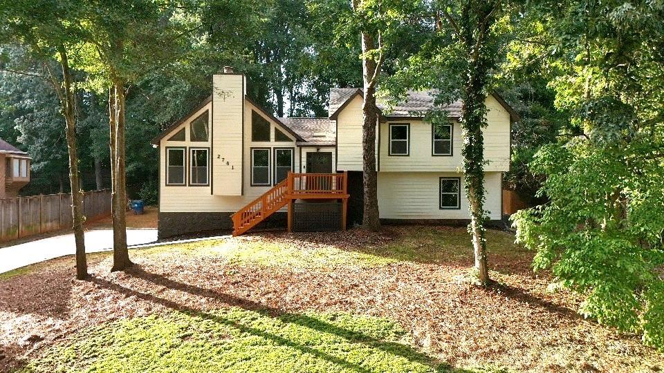 2761 Pine Cone Lane — photo