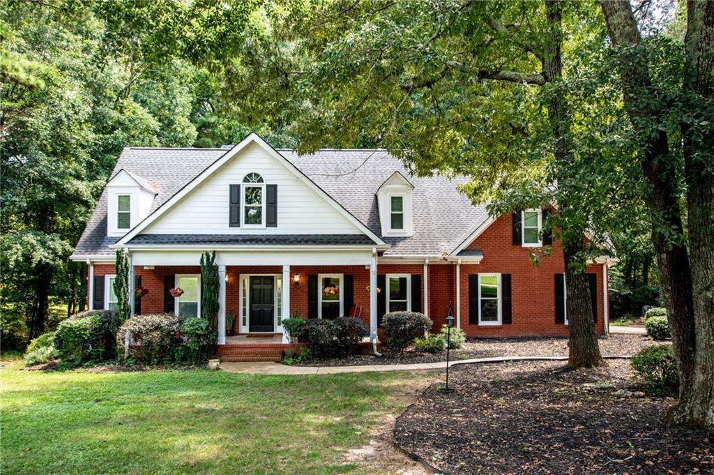 1011 Lakeside Court — photo