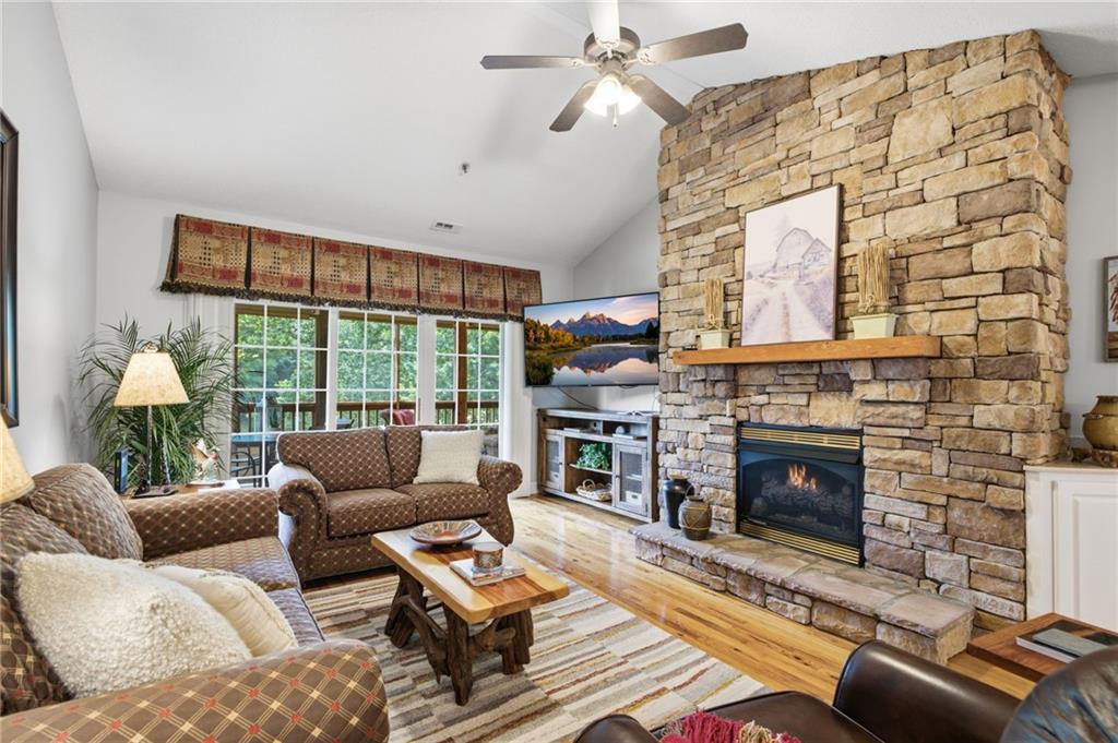 92 Gleneagle Court Unit 302B — photo