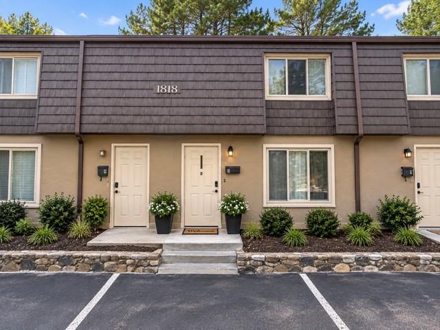 1818 Ashborough Circle SE Unit D — photo