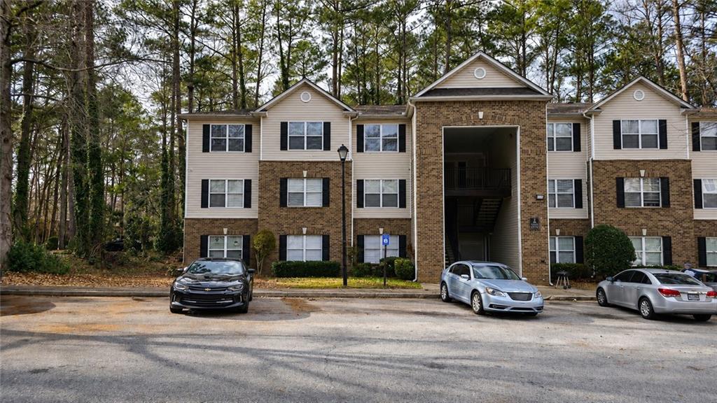 8301 Par Four Way — photo