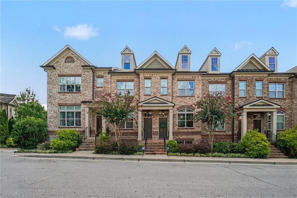 1215 Lavista Circle — photo