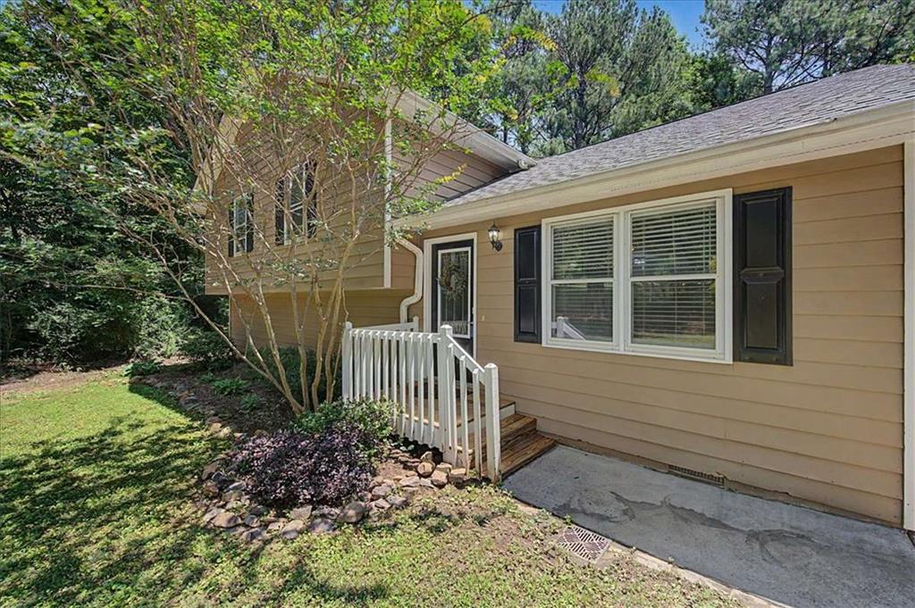 558 Peeples Valley Road NE — photo