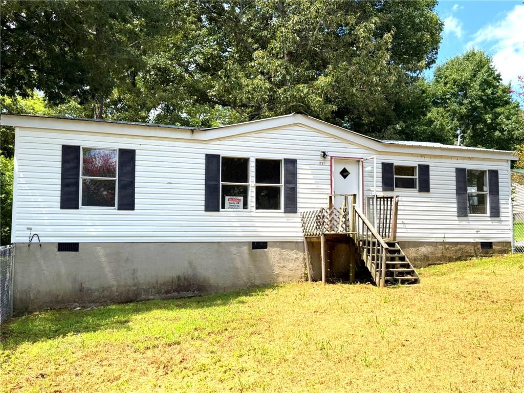 231 Hawks Way — photo