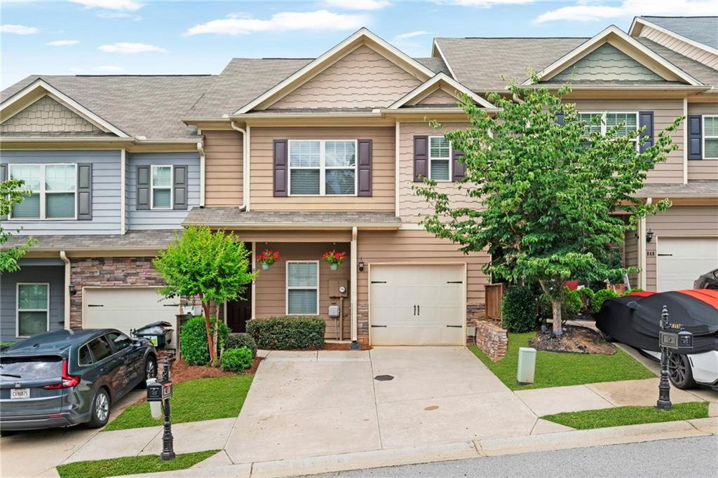 850 Ash Street — photo