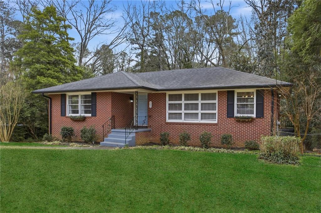 305 Brookwood Drive SW — photo