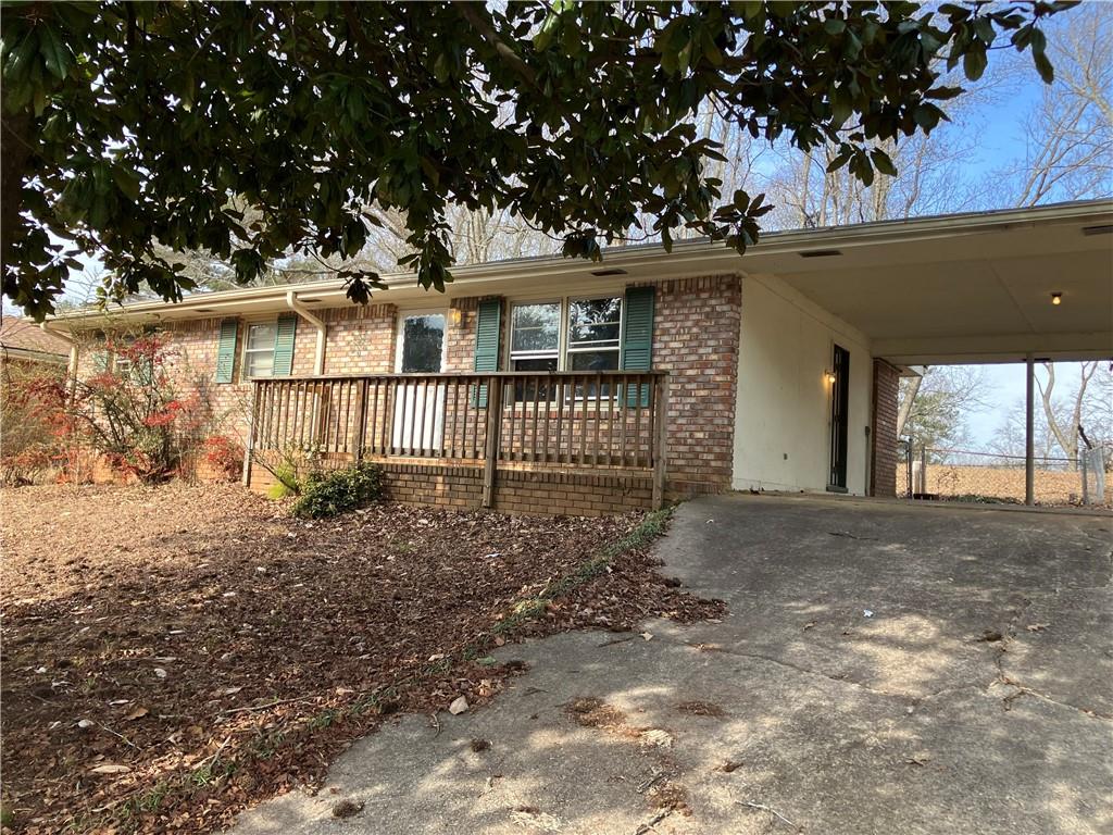 8475 Lee Road — photo
