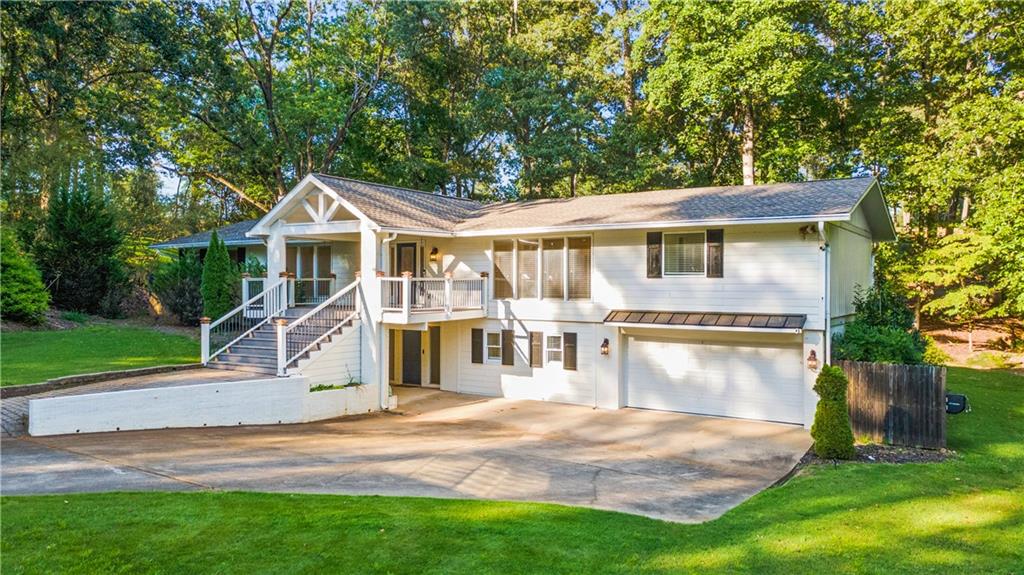 530 E Lake Drive — photo