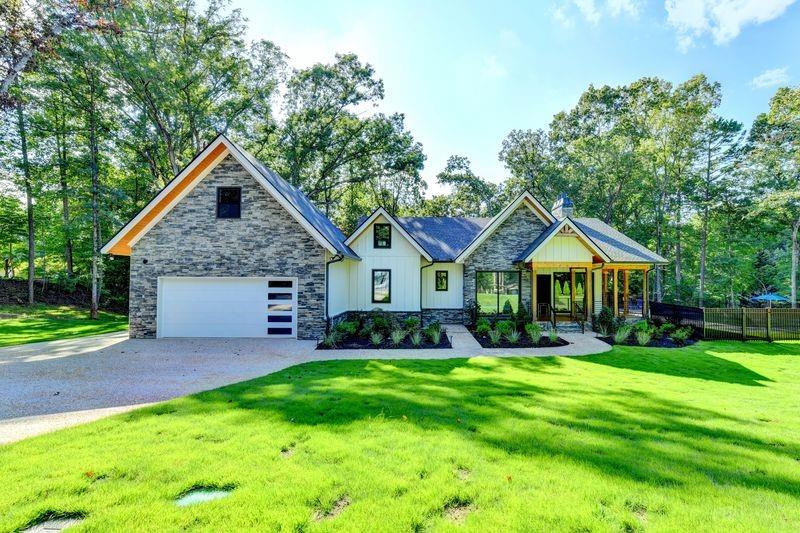 3933 Skyline Drive — photo