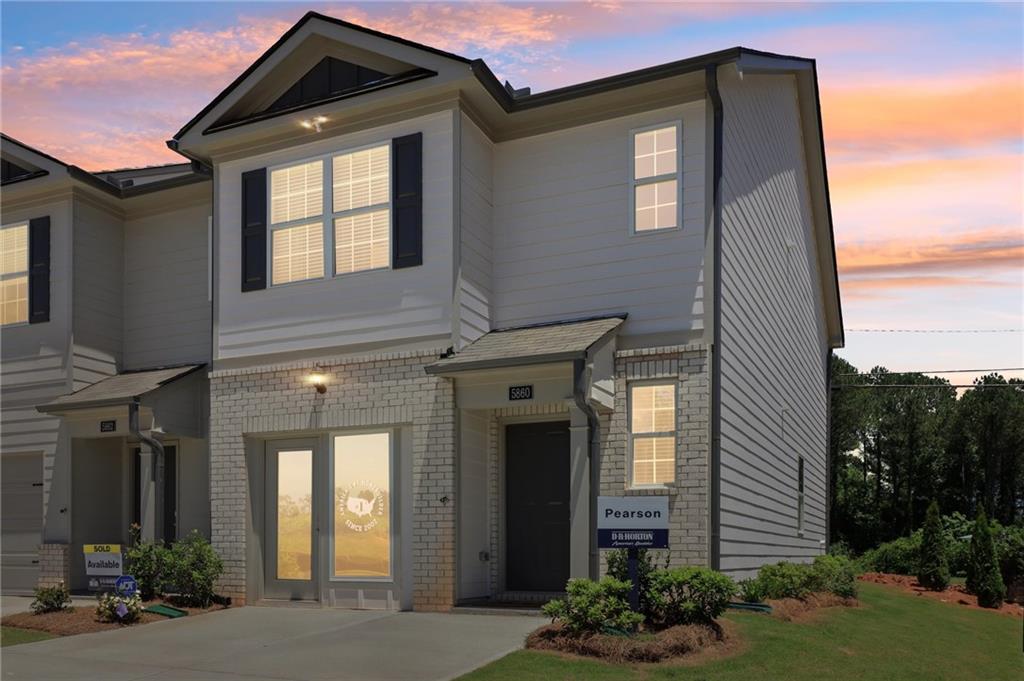 518 Woodcreek Circle SW Unit 11 — photo