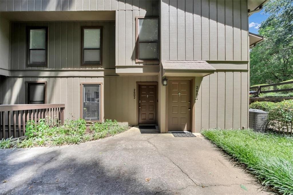 2602 Cumberland Court SE — photo