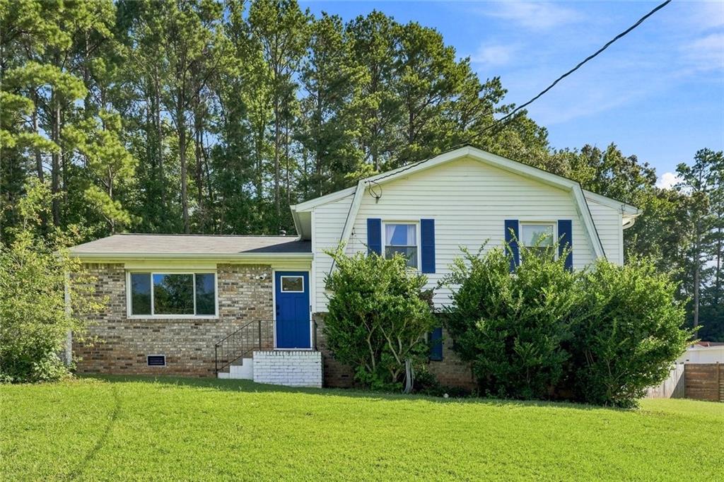 624 Village Lane Drive SW — photo