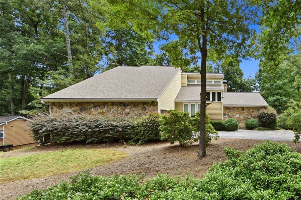 2990 Ascot Lane — photo