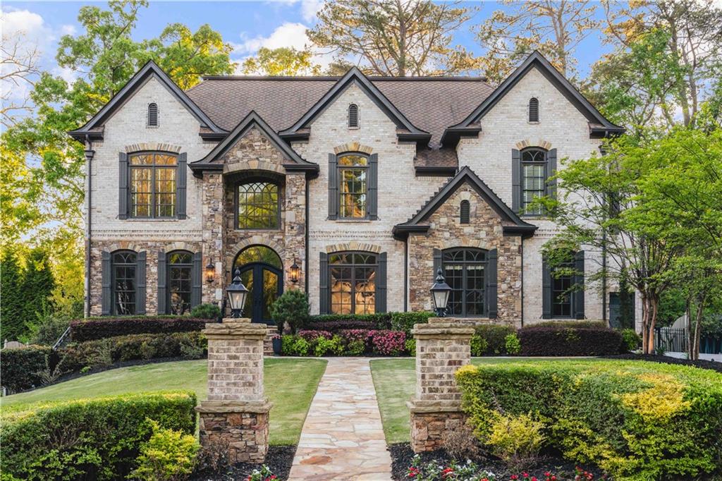 1686 Montcliff Court — photo