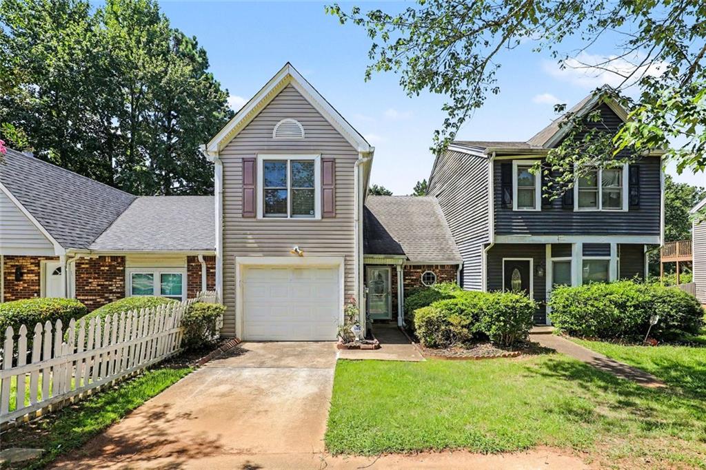384 Lakeridge Court — photo