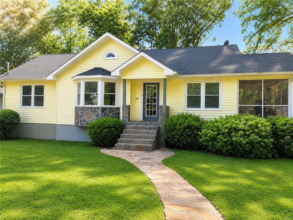 906 McLaurin Street — photo