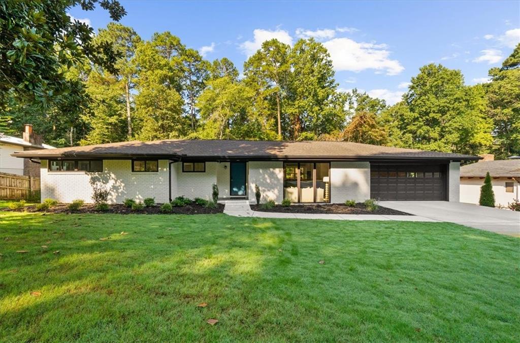 5839 Lakeshore Drive — photo