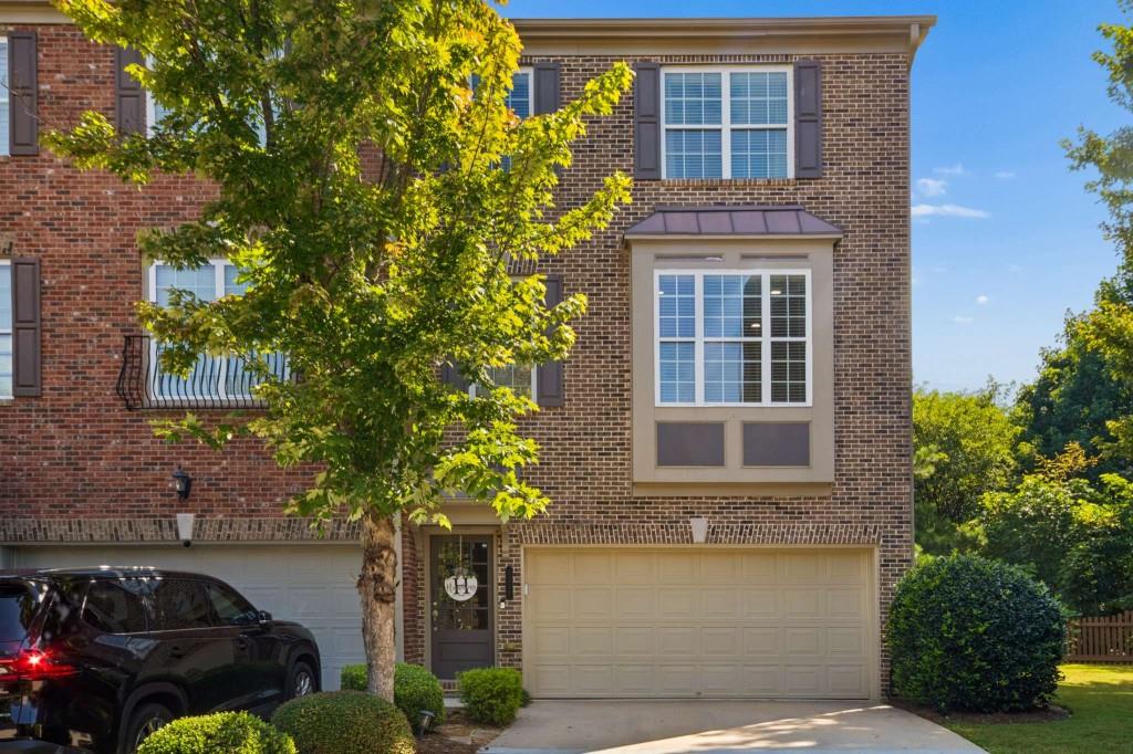 3237 Greenwood Oak Drive — photo