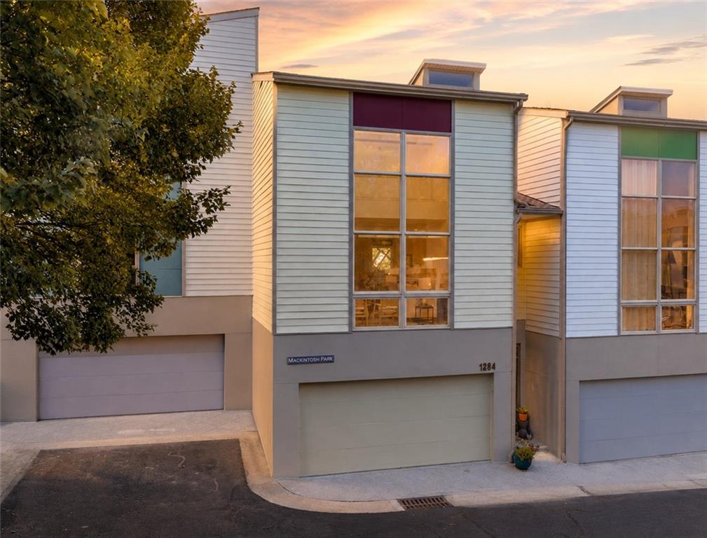 1284 Mackintosh Park NW Unit 1284 — photo