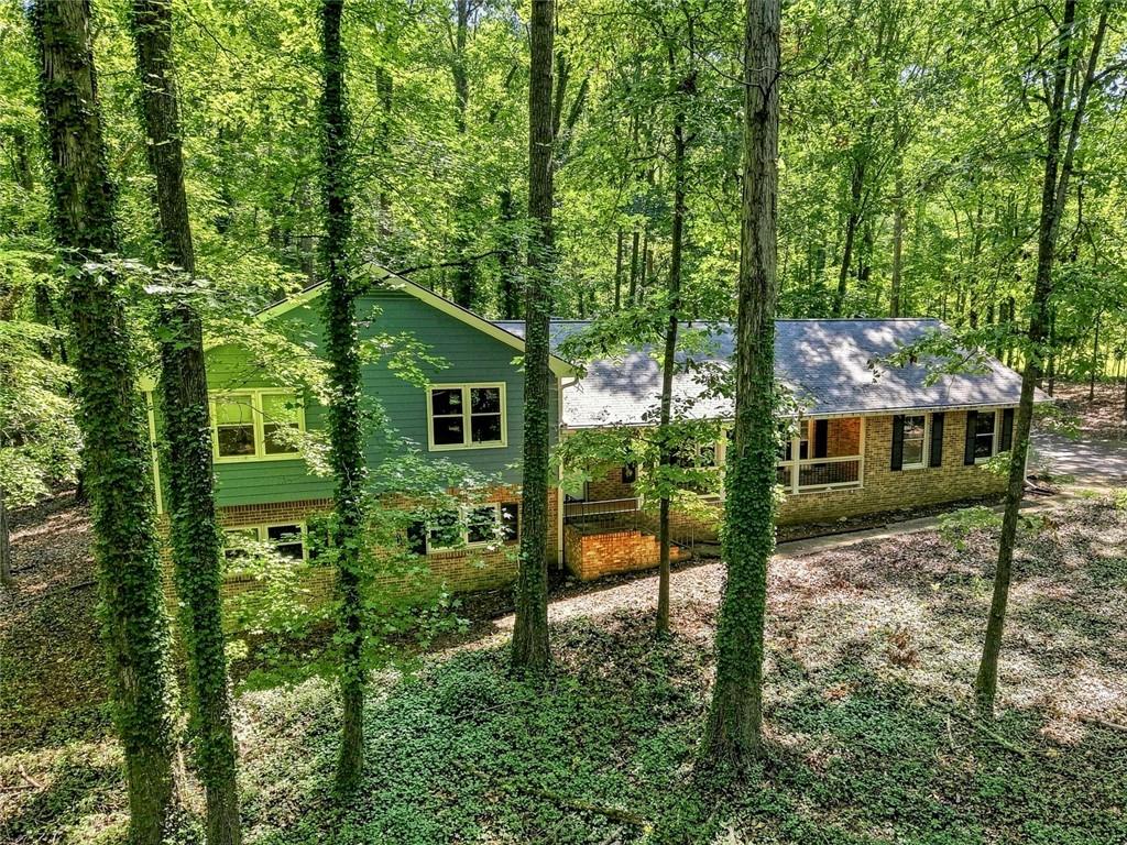 1050 Skyline Drive — photo