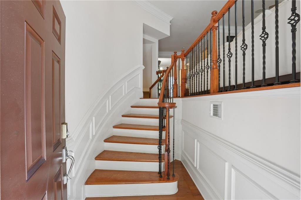Home in Atlanta, GA 30324 — photo 2