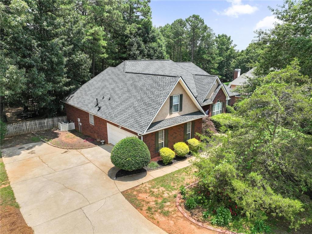 925 Champions Way — photo