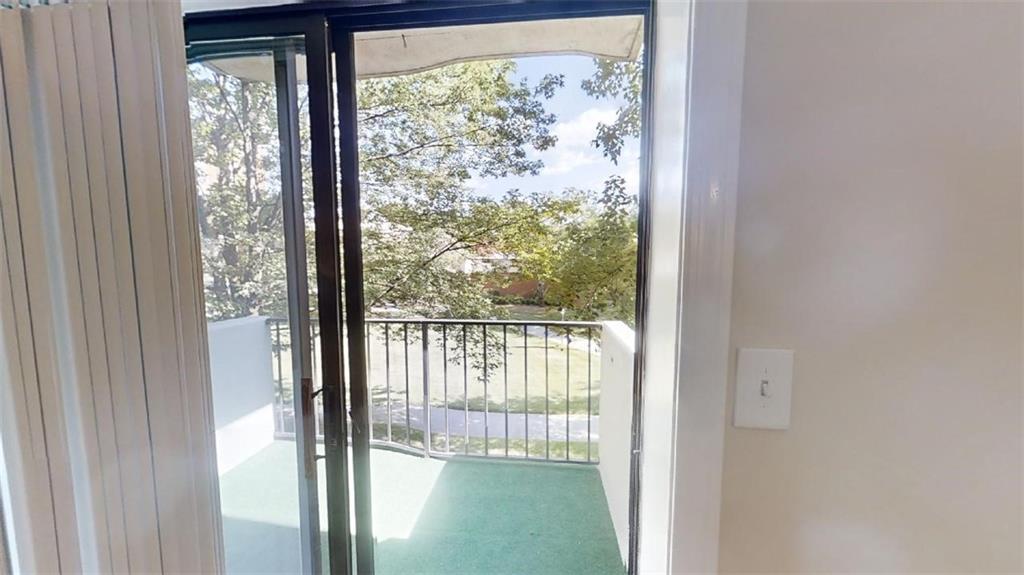 300 Johnson Ferry Road NE Unit B202 — photo