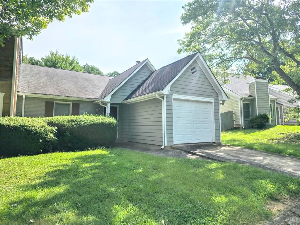 8020 Woodlake Drive — photo