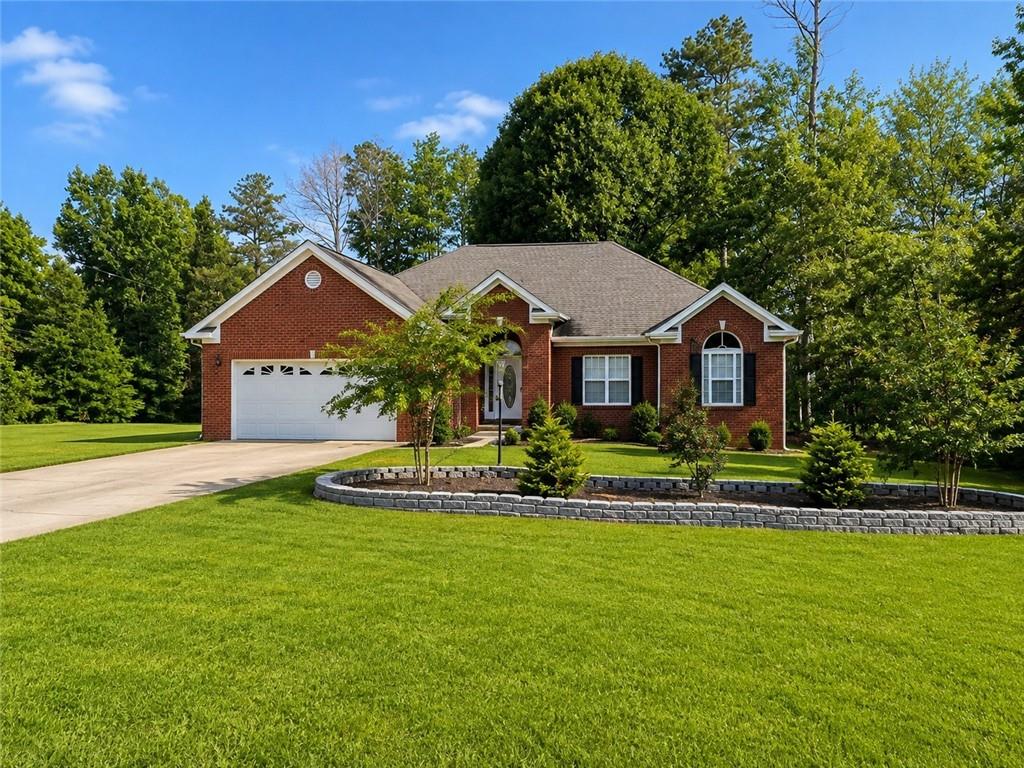 136 Eagles Nest Circle — photo