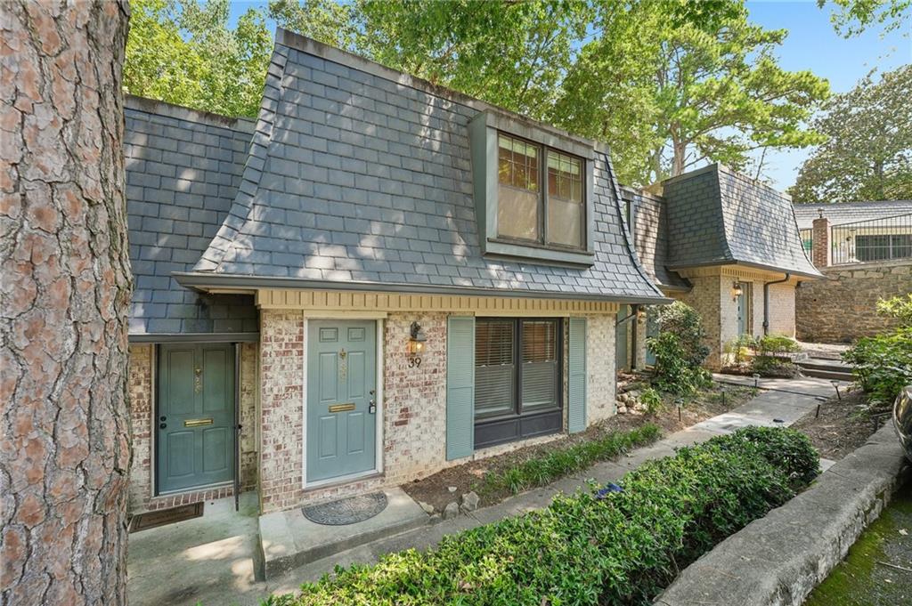 39 Cantey Place NW — photo