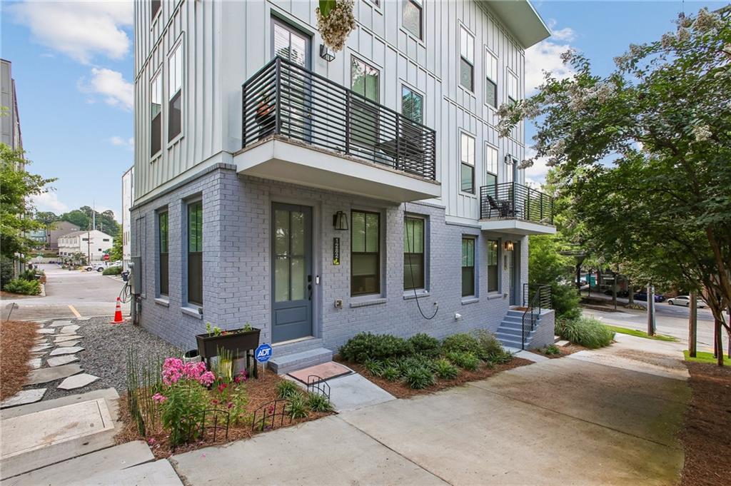 1280 Longreen Terrace NW — photo