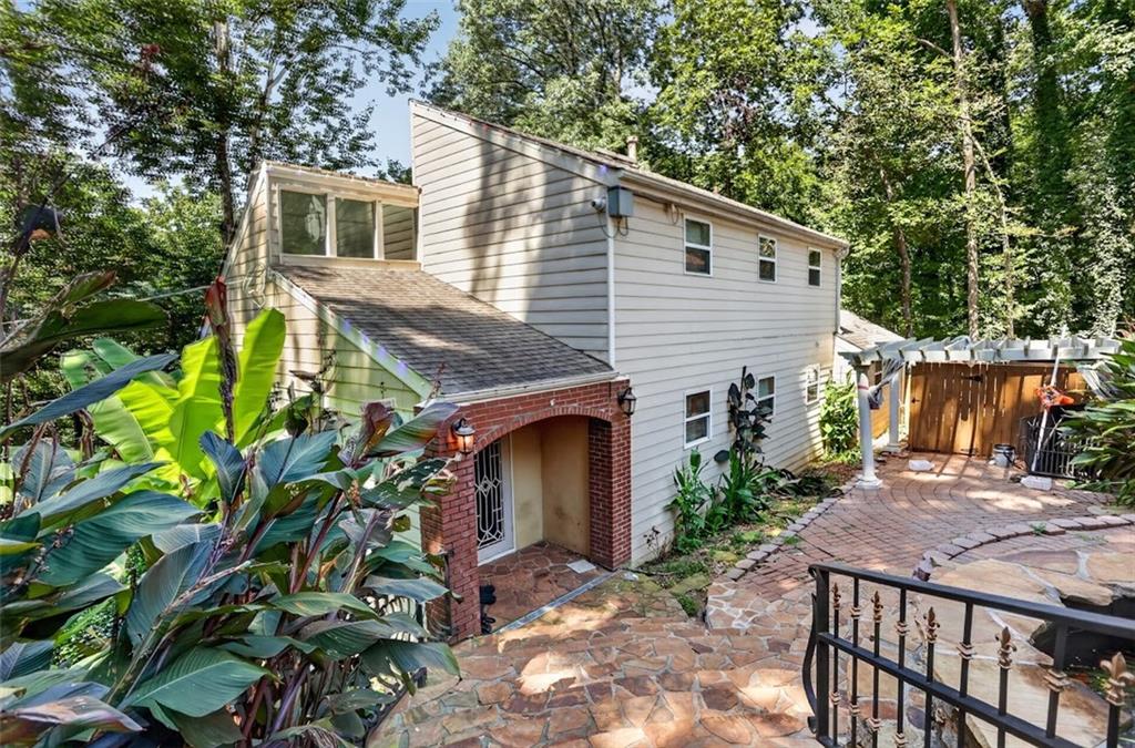 355 Nottingham Drive — photo