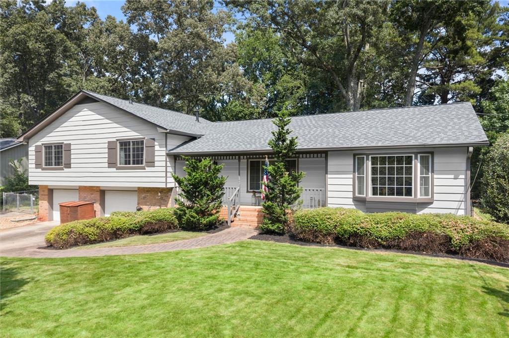 2954 Carolyn Street — photo