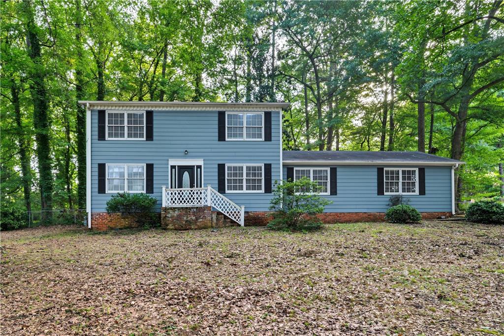 212 Sarann Court NW — photo