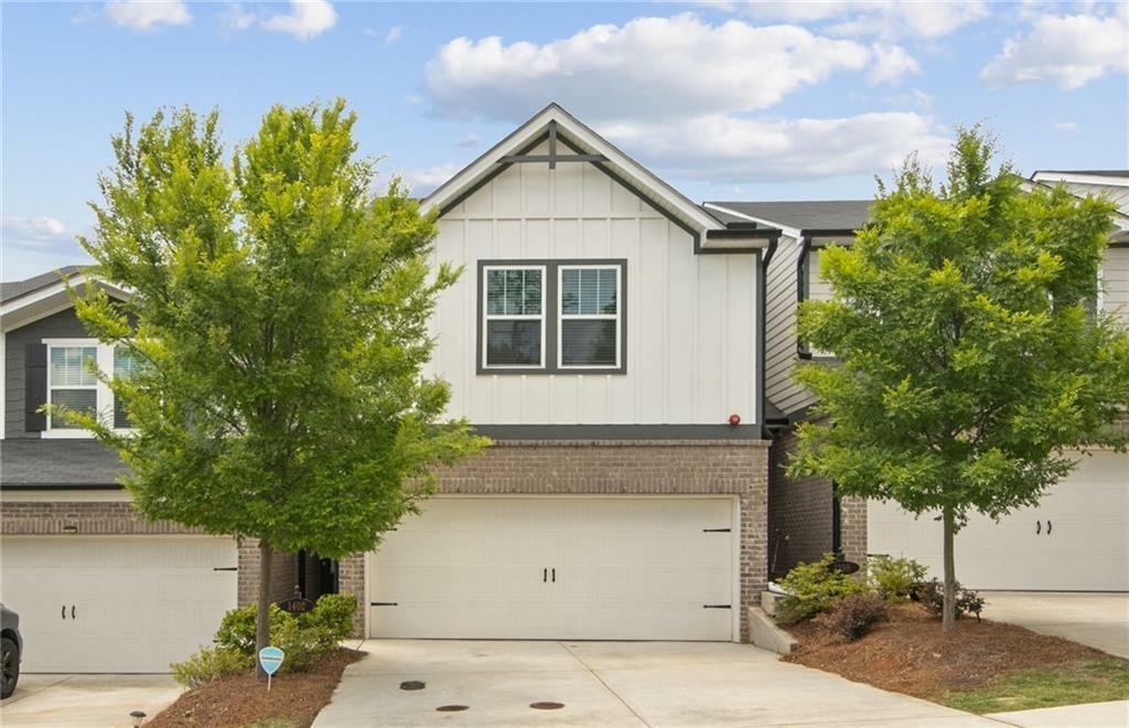 1402 Vayda Court — photo