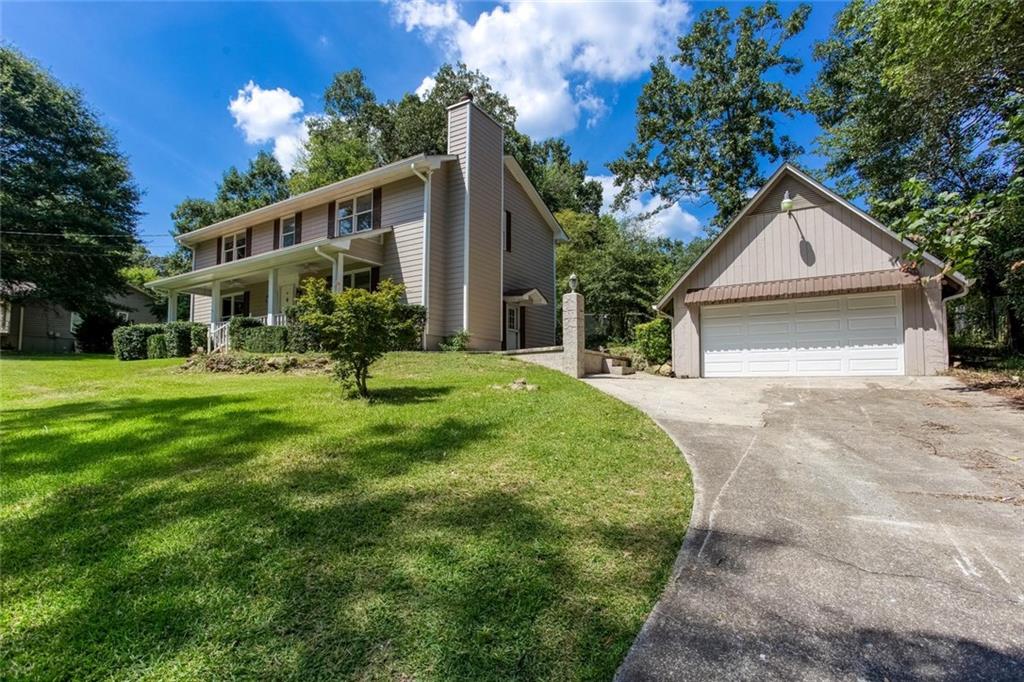 185 Lakeshore Circle SE — photo