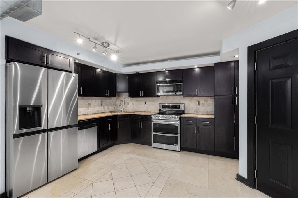 795 Hammond Drive Unit 1013 — photo