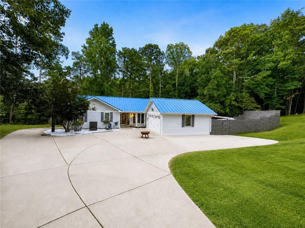 1695 Lakeside Trail — photo