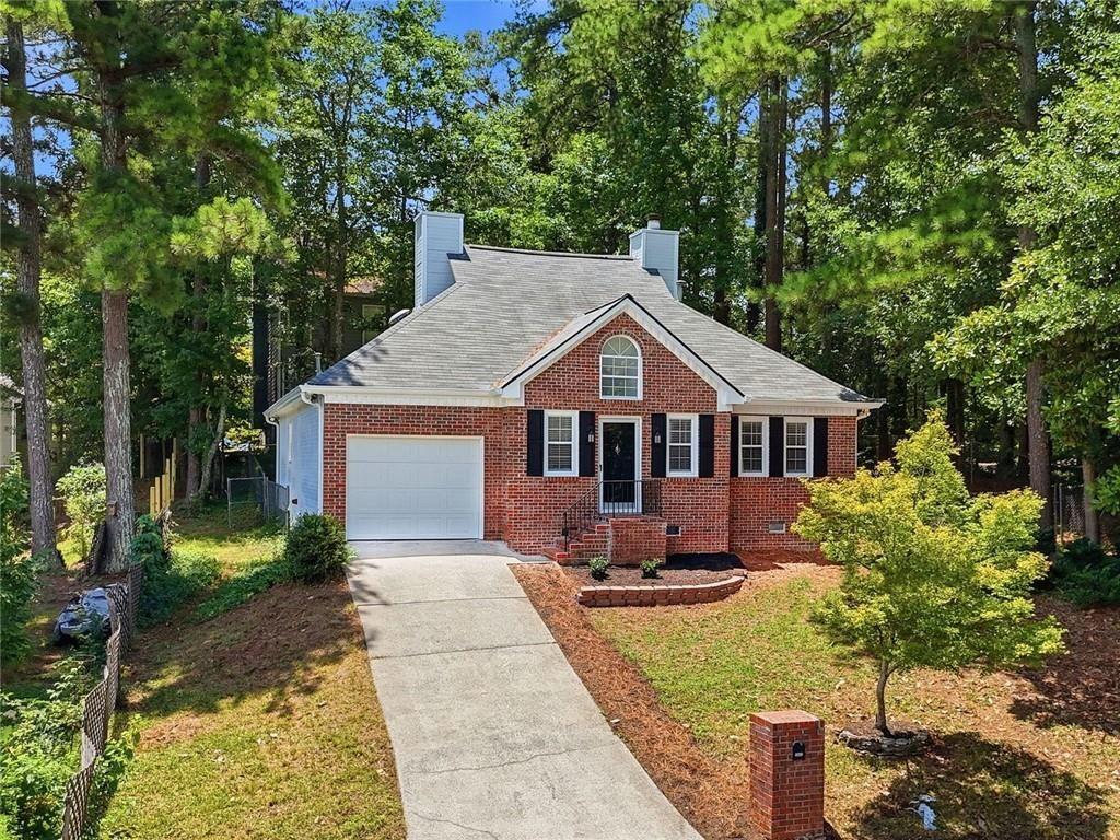 1632 Oakwood Court — photo