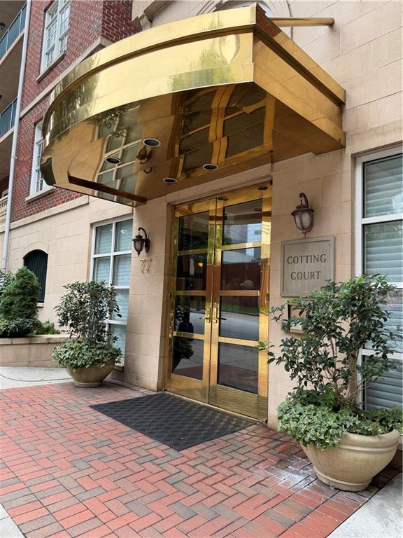 77 Peachtree Place Unit 304 — photo