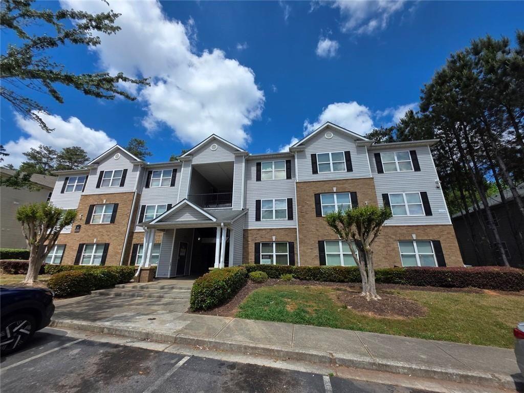 6102 Fairington Ridge Circle — photo