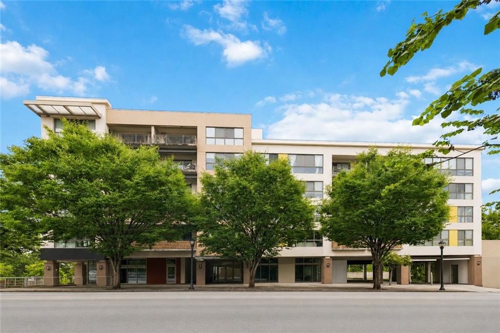 563 Memorial Drive Unit 302 — photo