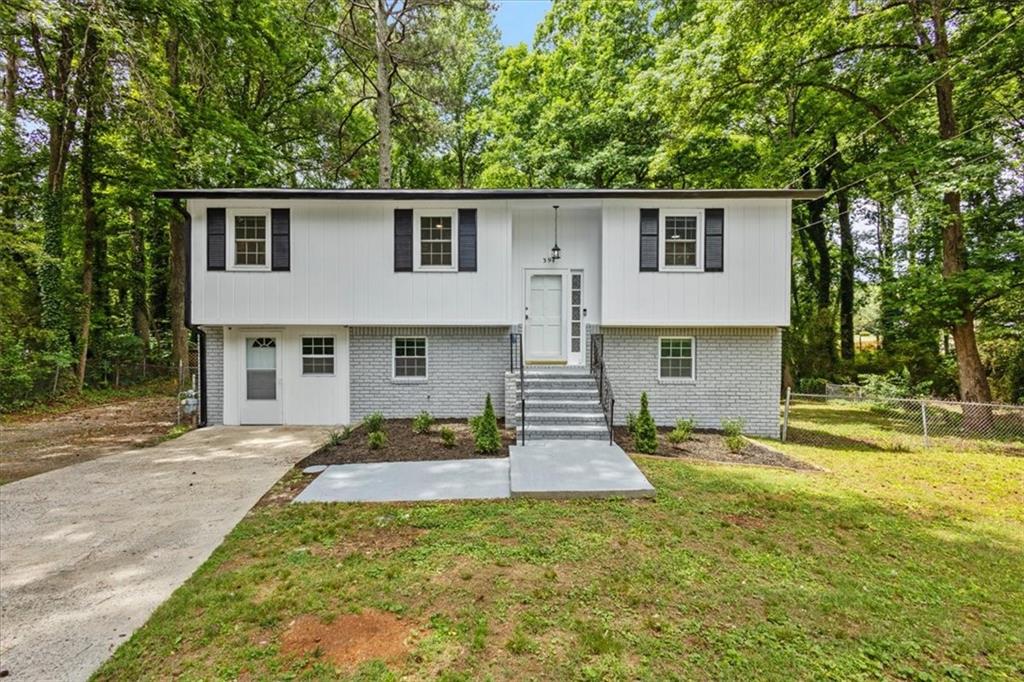 394 Burr Oak Court — photo