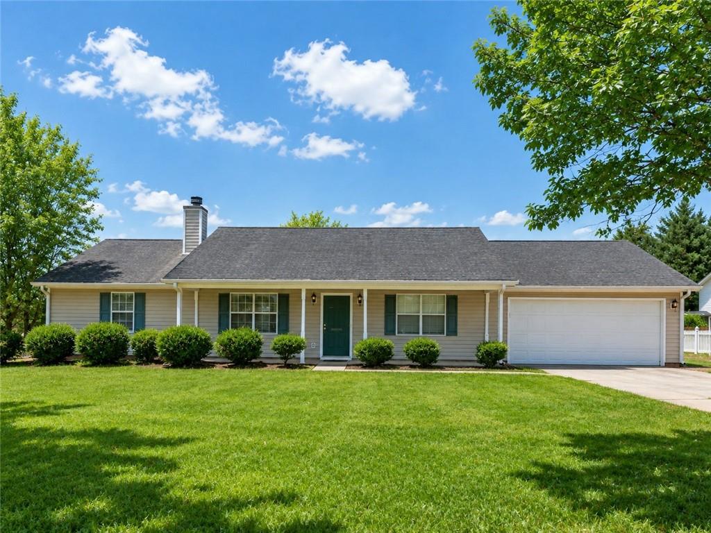 108 Greenleaf Drive — photo