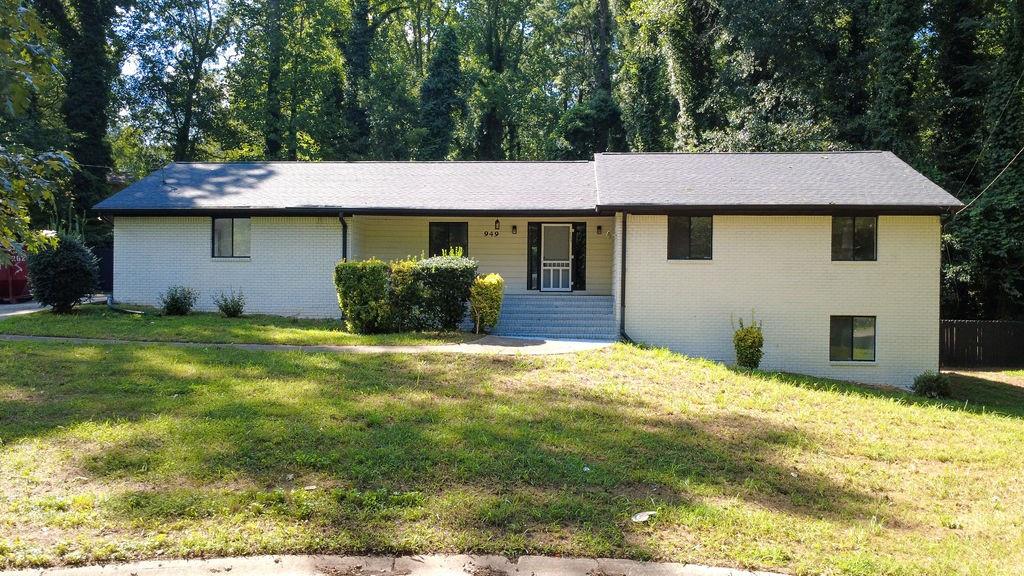 949 Marion Court — photo