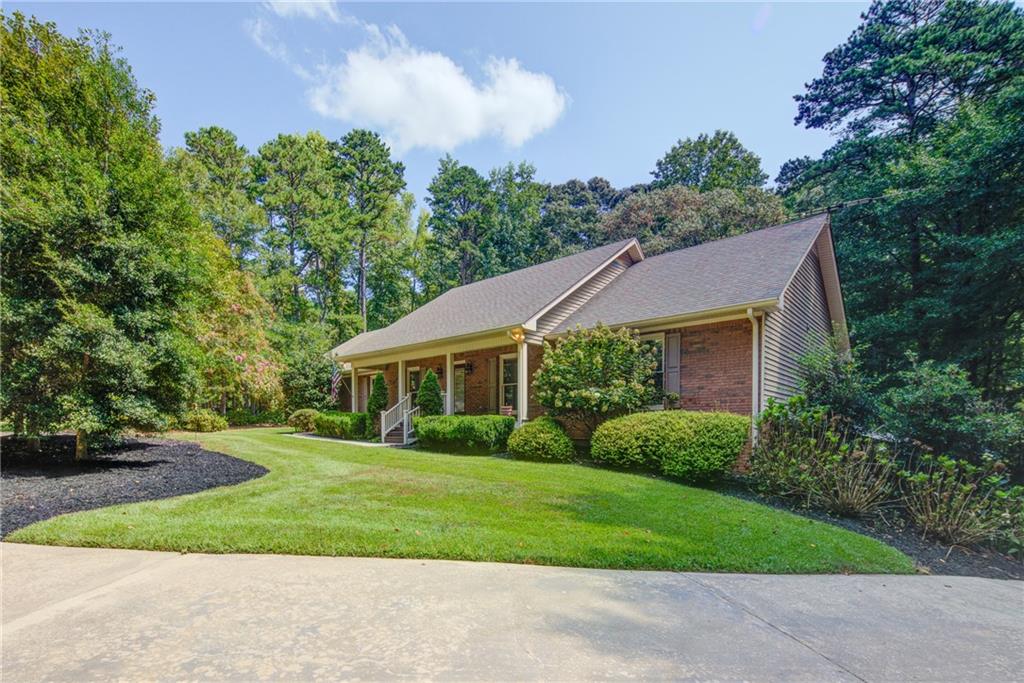 111 Henderson Lake Drive — photo