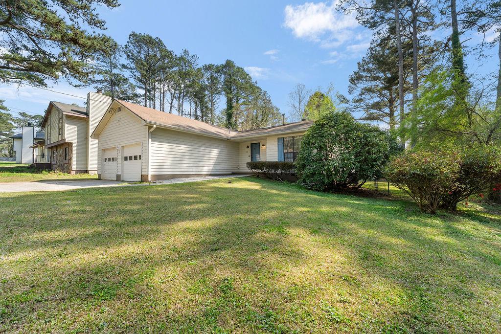 Home in Jonesboro, GA 30238 — photo 2