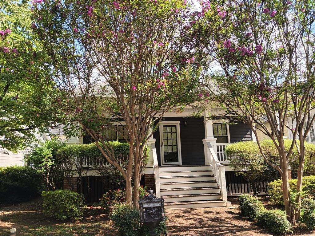 925 Margaret Street — photo