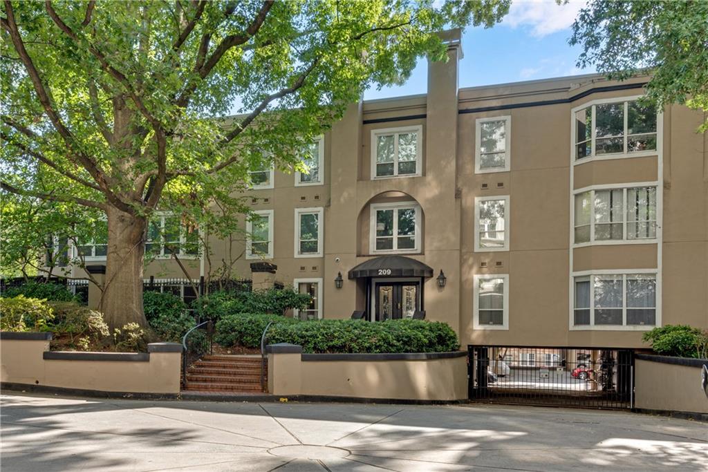 209 14th Street NE Unit 307 — photo