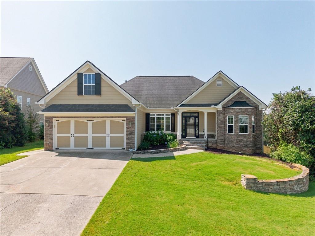 102 Colonial Circle NW — photo